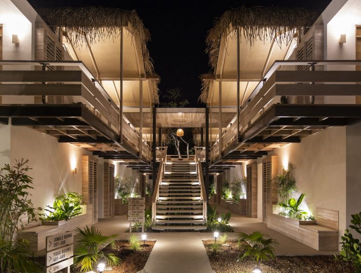 the iguana hotel night