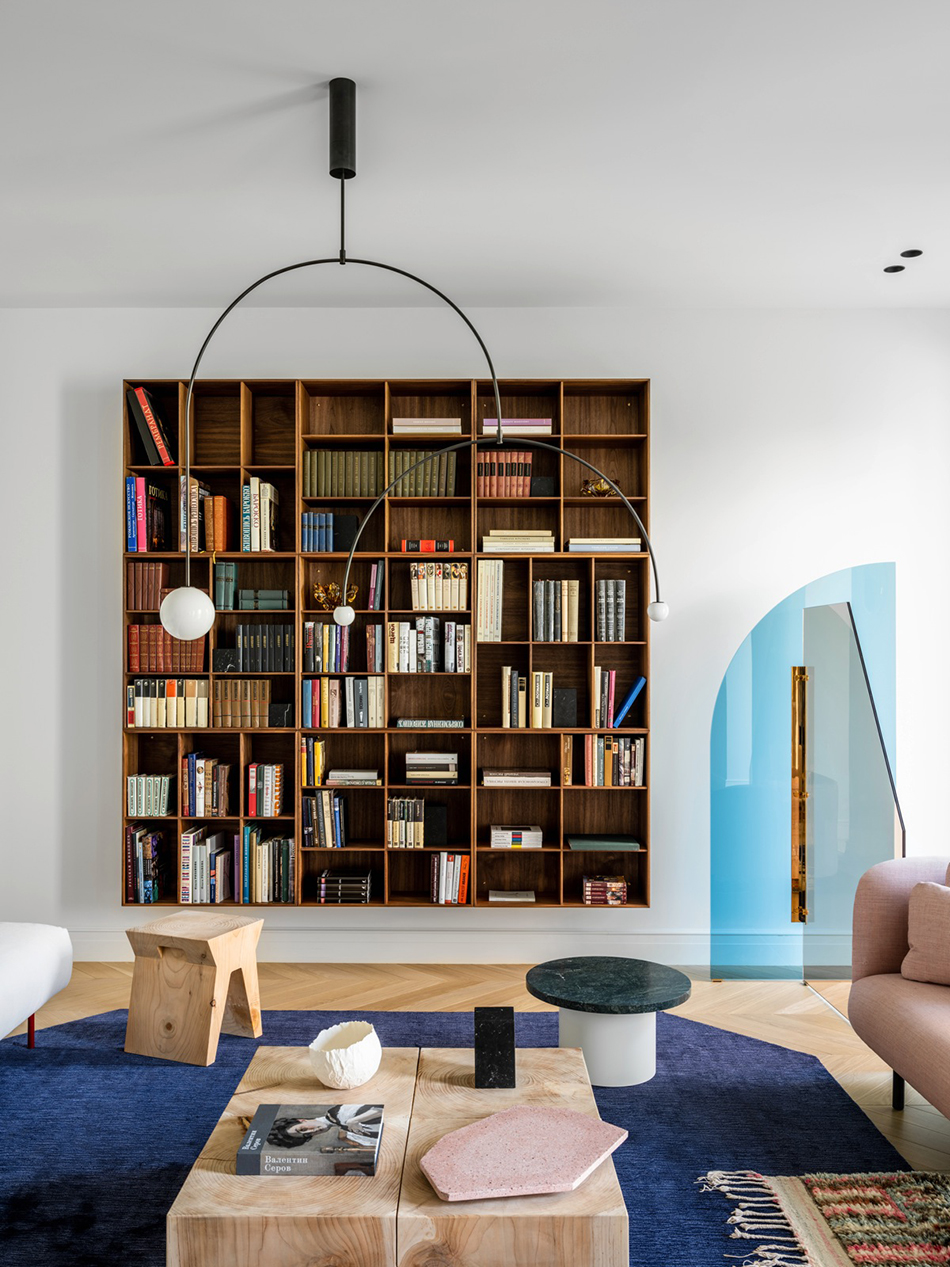 See some interiors with interesting inspirations bookshelves.